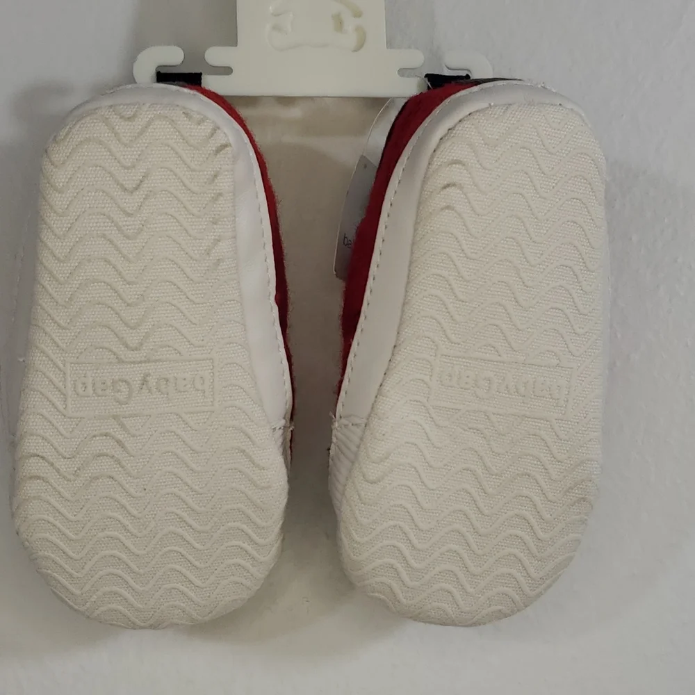 Baby Gap Sneaker size 3-6 months